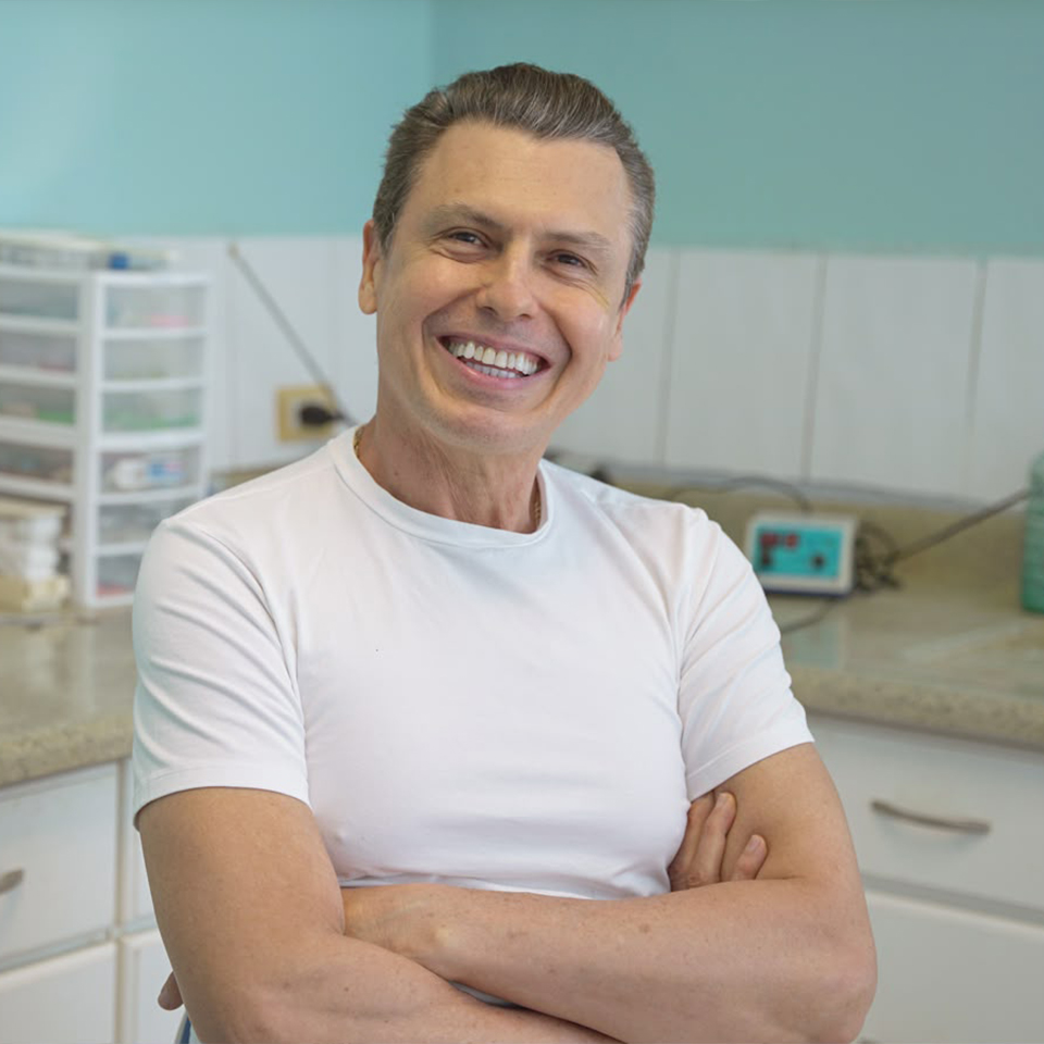 Drs. Chacon, lead dentists at Manuel Antonio Dentistry